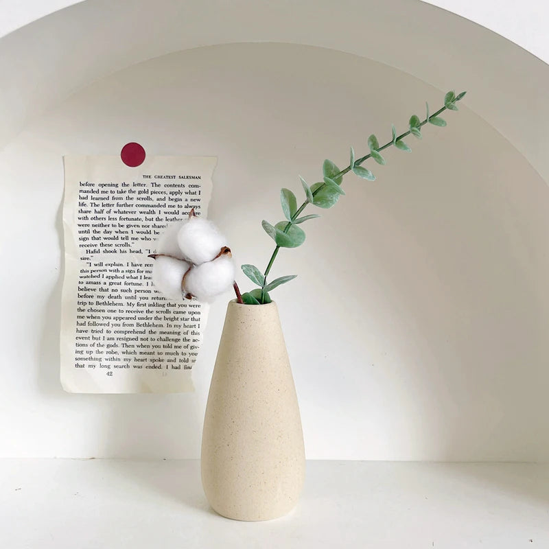 Ceramic Vase – Stylish Flower Pot for Modern Home Decor