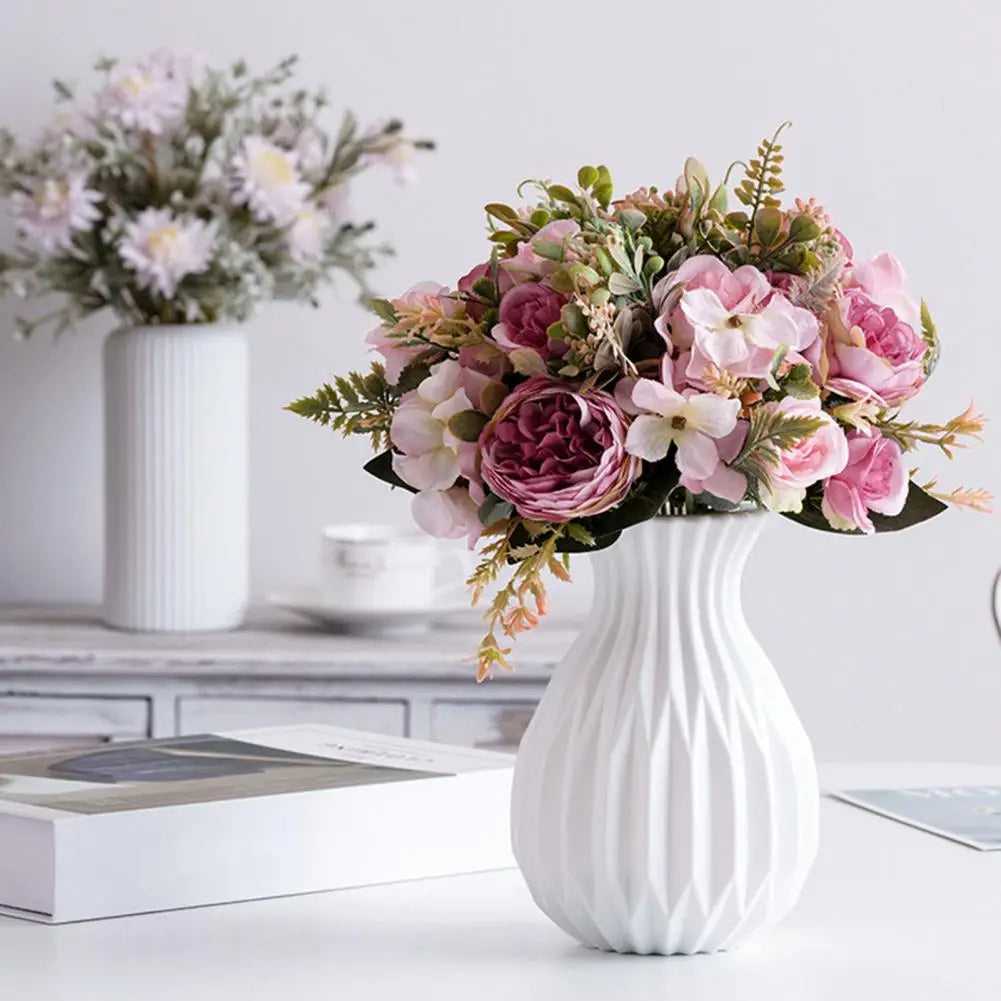 Exquisite Workmanship Flower Vase – Elegant Centerpiece